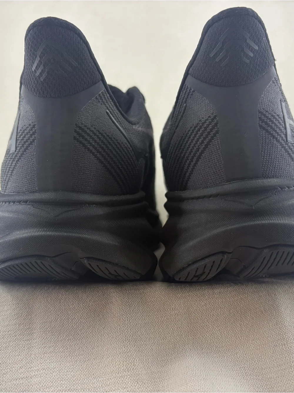 Hoka Clifton 9 Men's All-Black Cushioned Running Shoe size 16D NEW